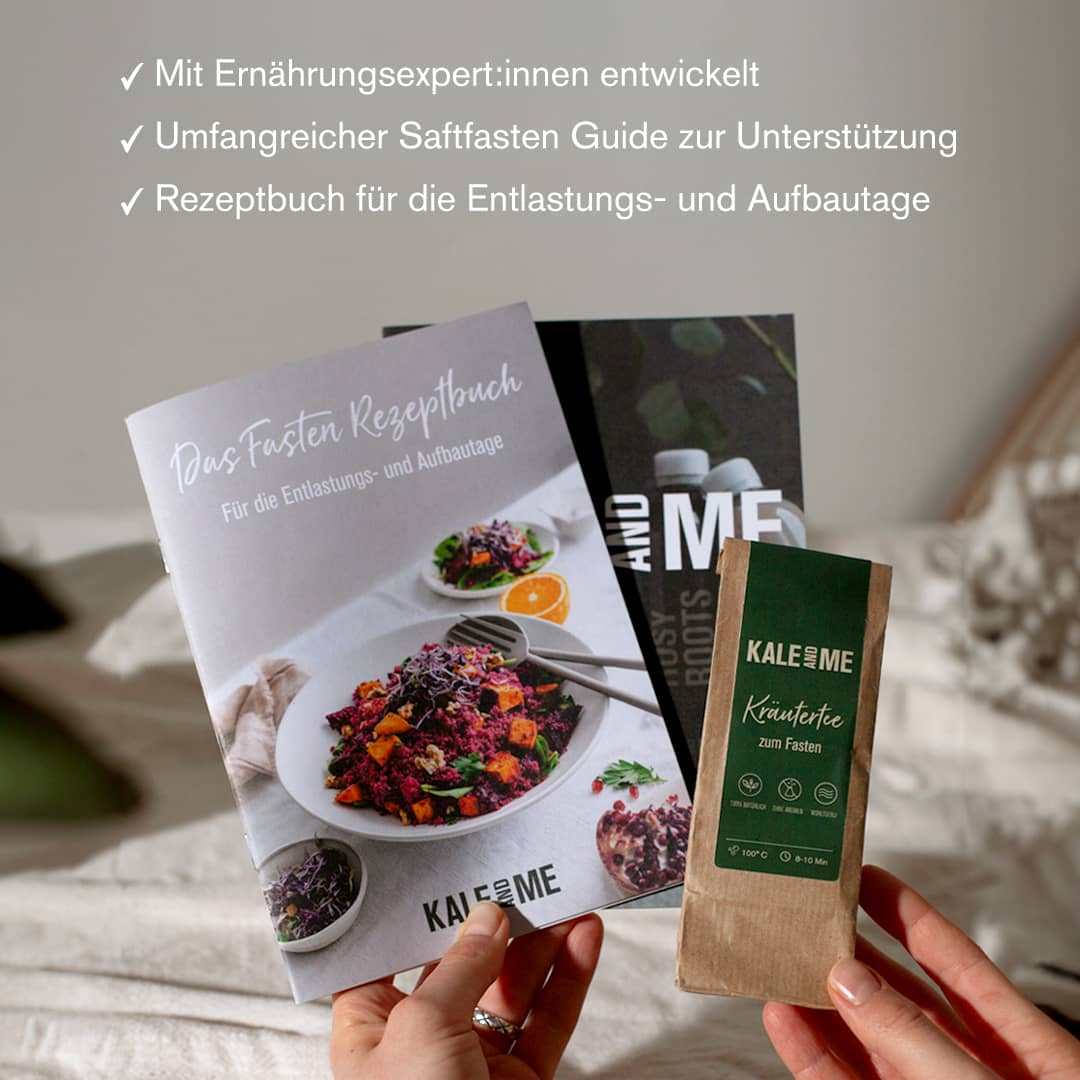 Rezeptbuch und Kräutertee